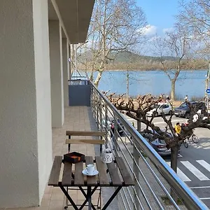 Jasalpi único Delante Del De Banyoles