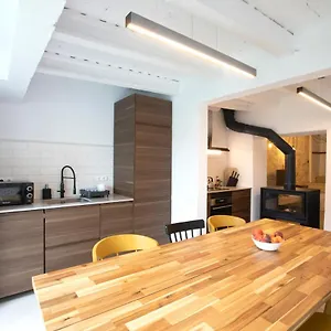 Casa Reformada Junto Al De Banyoles